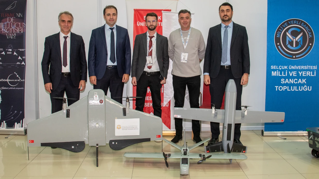 Bakanlar Yerlikaya ve Güler’den Selçuk Üniversitesi standına ziyaret